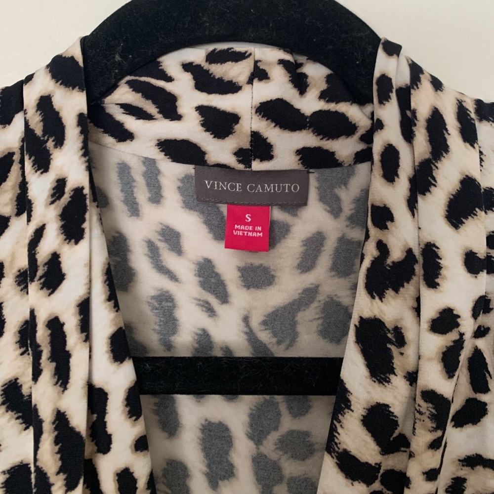 Vince Camuto Leopard 3/4 Sleeve V-Neck Blouse S - Picture 7 of 8